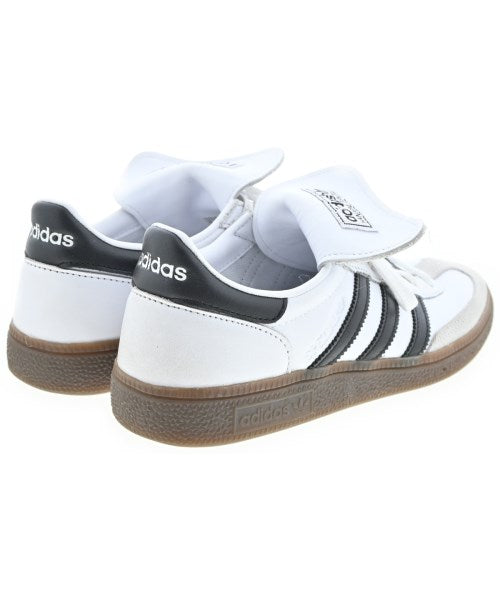 adidas 運動鞋