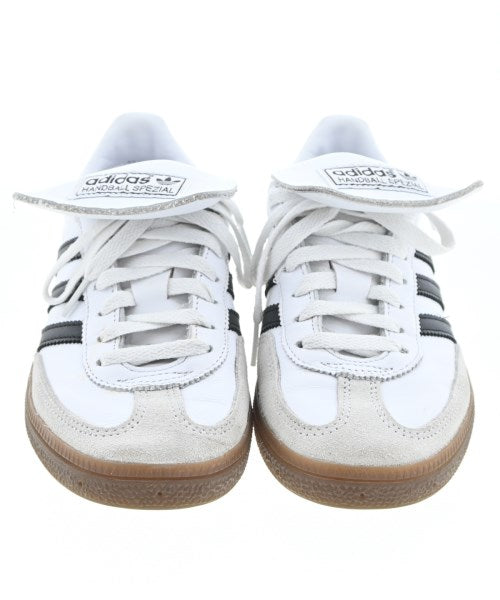 adidas 運動鞋