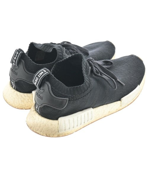 adidas 運動鞋
