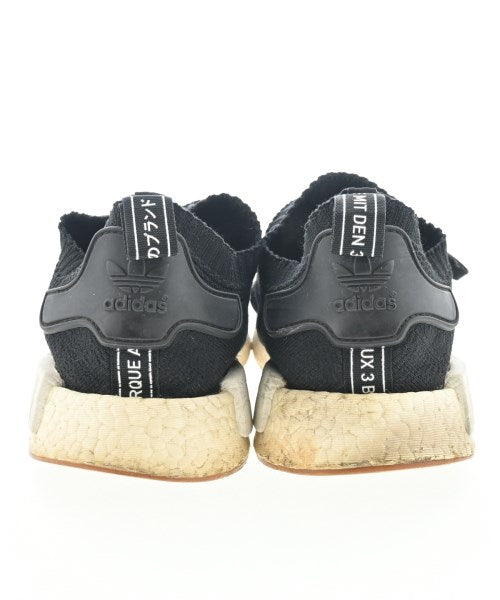 adidas 運動鞋