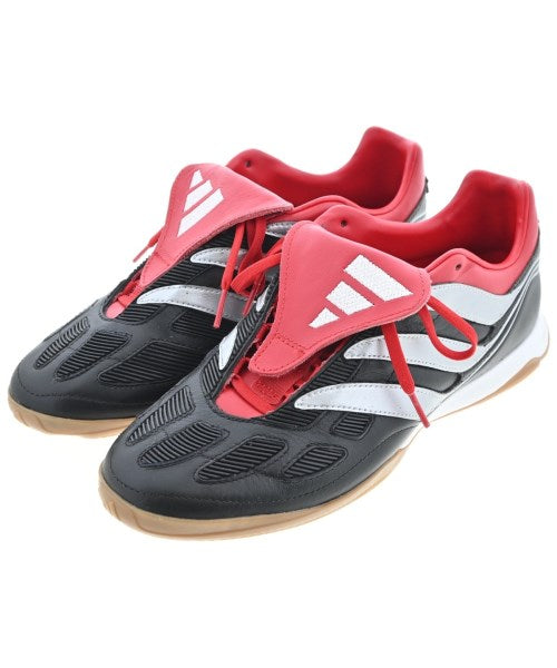 adidas 運動鞋