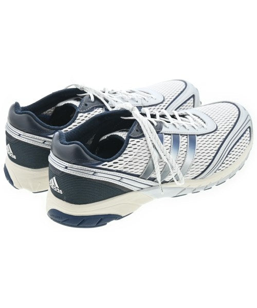 adidas 運動鞋