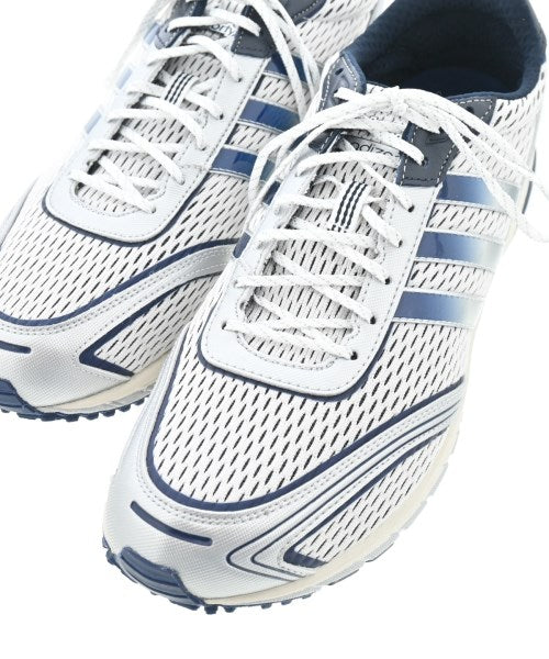 adidas 運動鞋