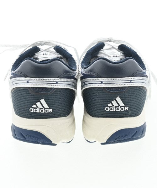 adidas 運動鞋