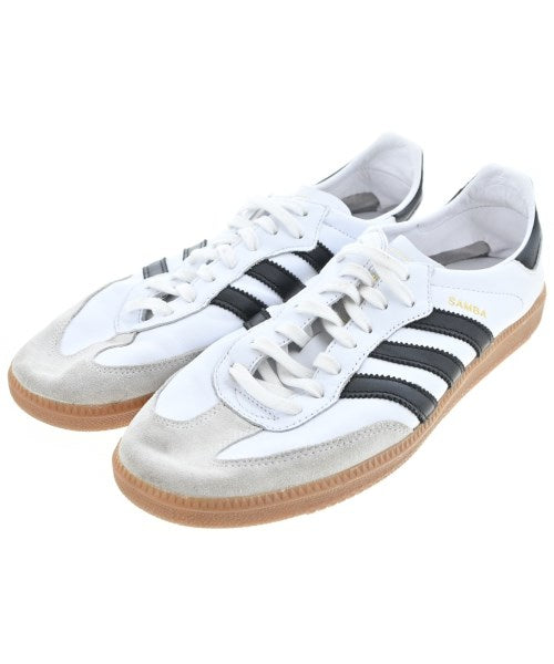 adidas 運動鞋