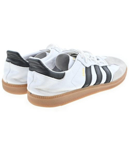 adidas 運動鞋