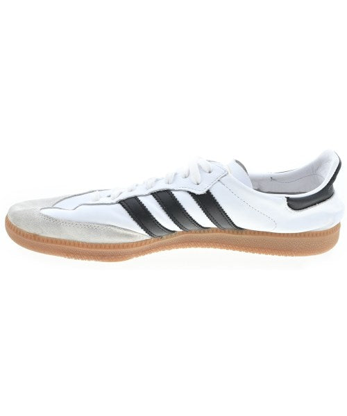 adidas 運動鞋