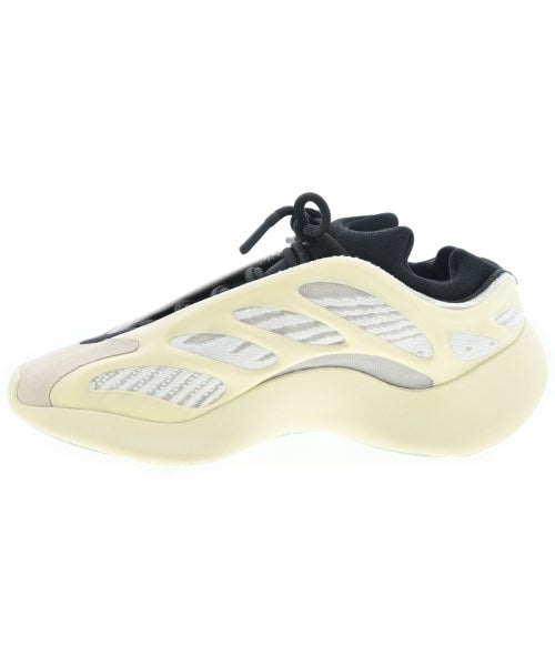 adidas 運動鞋