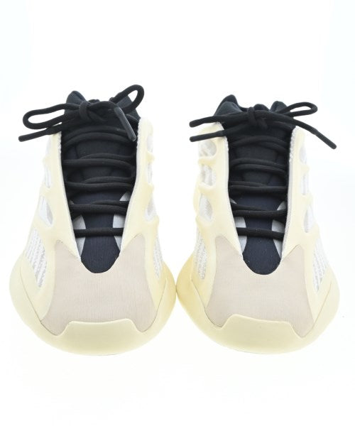 adidas 運動鞋