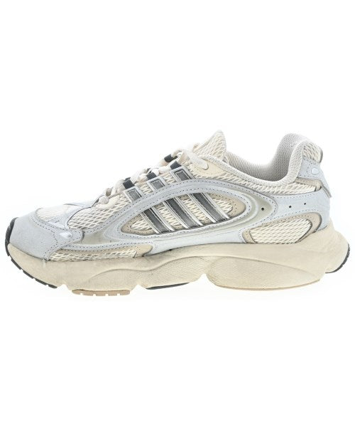 adidas 運動鞋