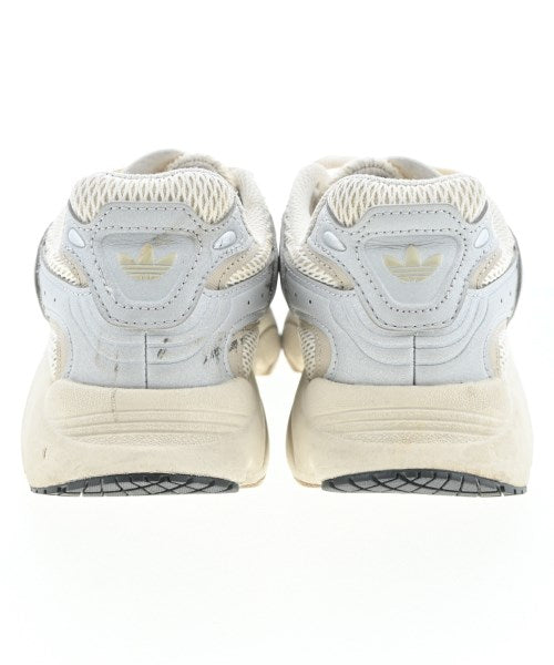 adidas 運動鞋