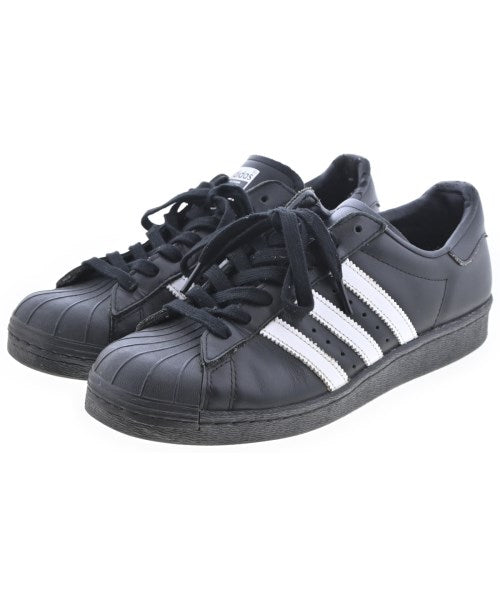 adidas 運動鞋