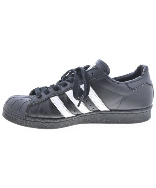 adidas 運動鞋