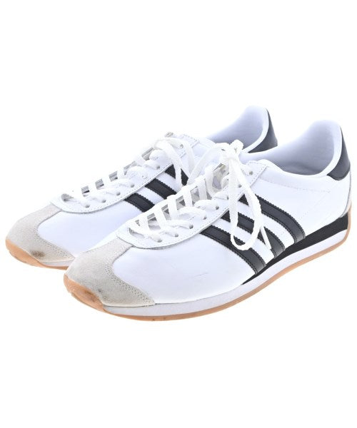 adidas 運動鞋