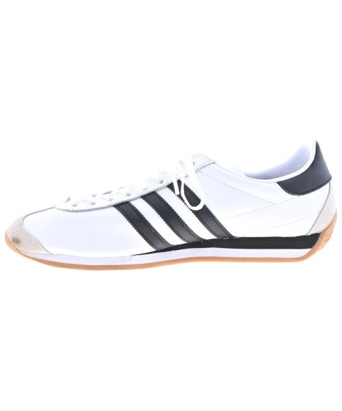adidas 運動鞋