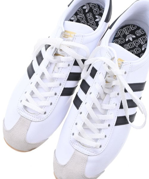 adidas 運動鞋