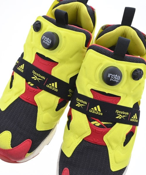 adidas 運動鞋
