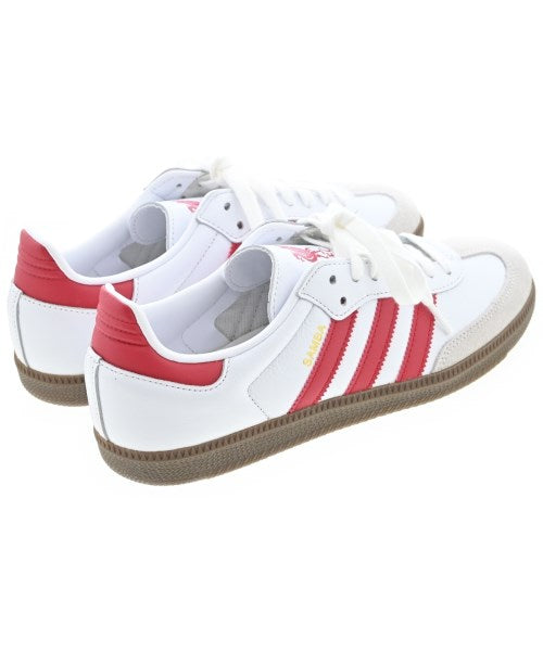 adidas 運動鞋