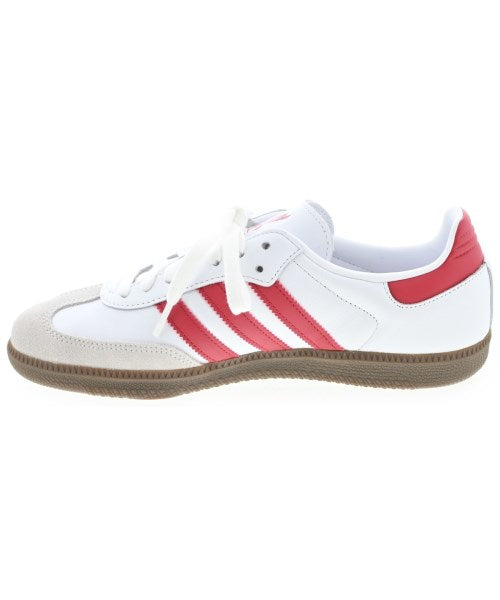 adidas 運動鞋