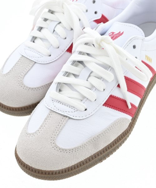 adidas 運動鞋