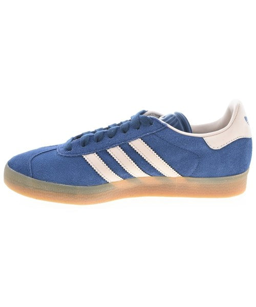 adidas 運動鞋