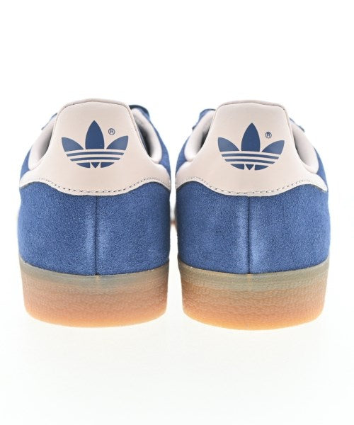 adidas 運動鞋
