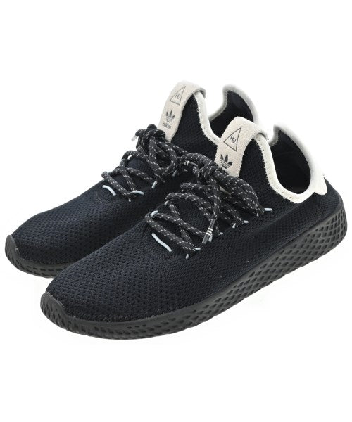 adidas 運動鞋
