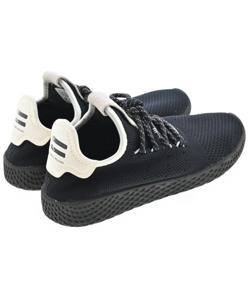 adidas 運動鞋