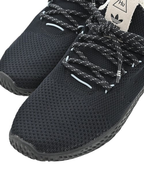 adidas 運動鞋