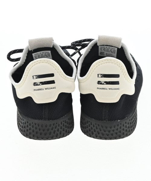 adidas 運動鞋