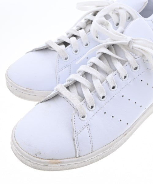adidas 運動鞋