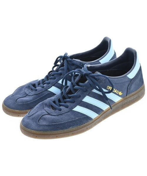 adidas 運動鞋