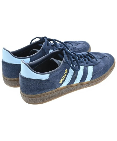 adidas 運動鞋