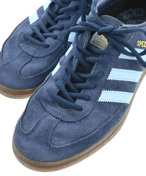 adidas 運動鞋