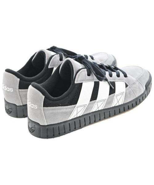 adidas 運動鞋