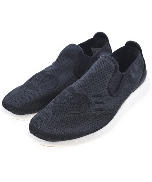 adidas 運動鞋