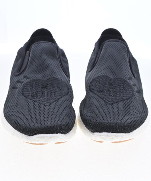 adidas 運動鞋