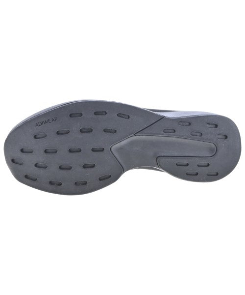 adidas 運動鞋
