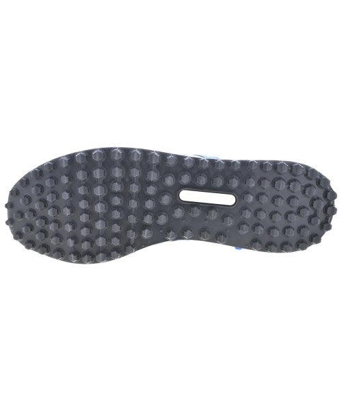 adidas 運動鞋