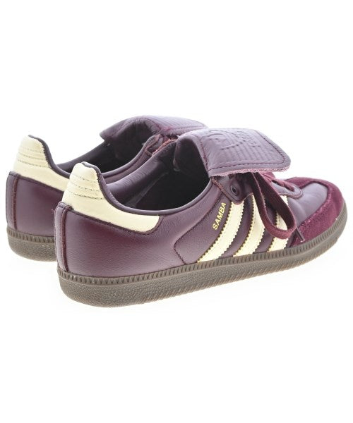 adidas 運動鞋