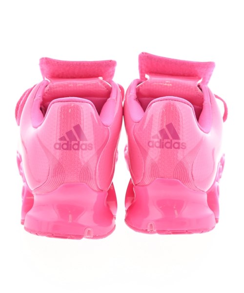 adidas 運動鞋