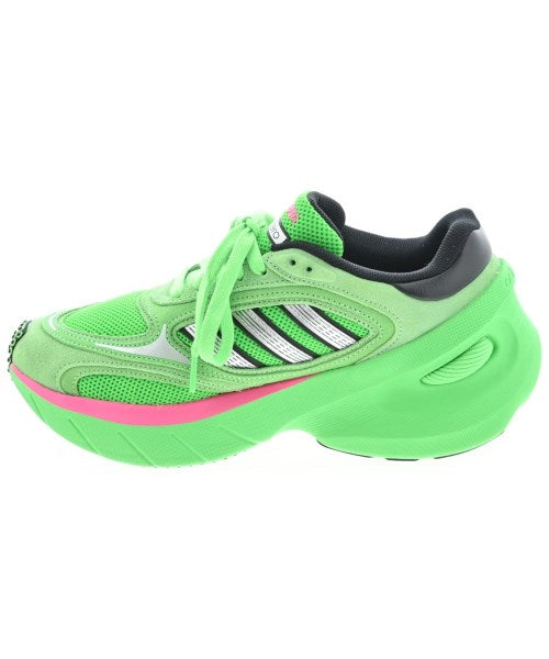 adidas 運動鞋
