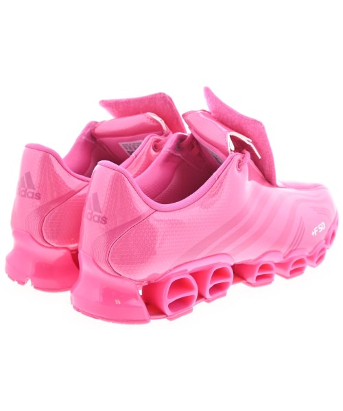 adidas 運動鞋