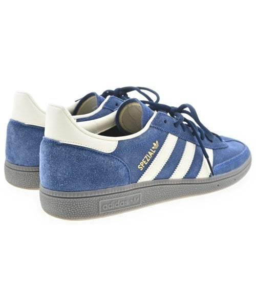 adidas 運動鞋