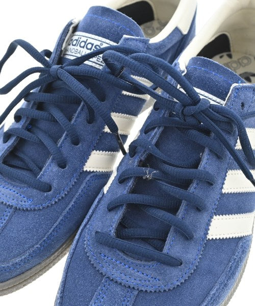 adidas 運動鞋