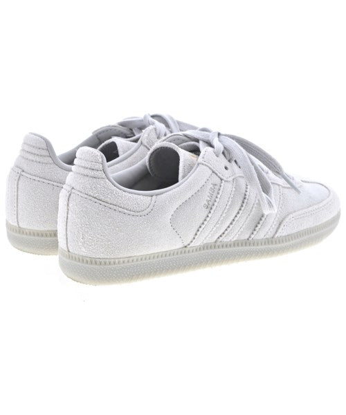 adidas 運動鞋