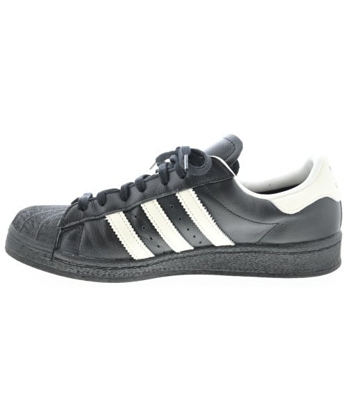 adidas 運動鞋
