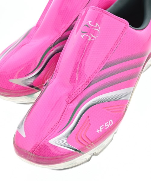 adidas 運動鞋