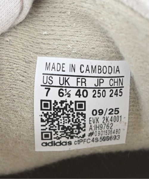 adidas 運動鞋
