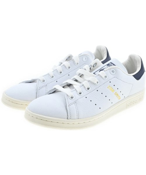 adidas 運動鞋